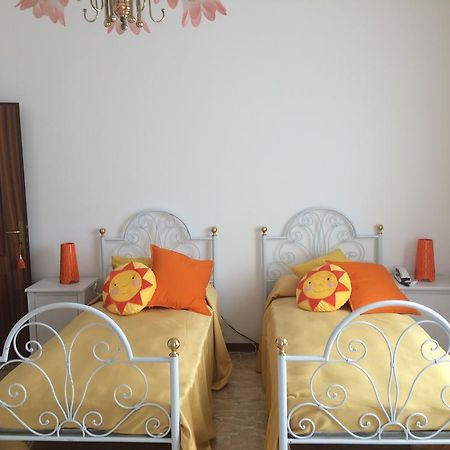 B&B Soleluna Massa Fiscaglia Exterior photo