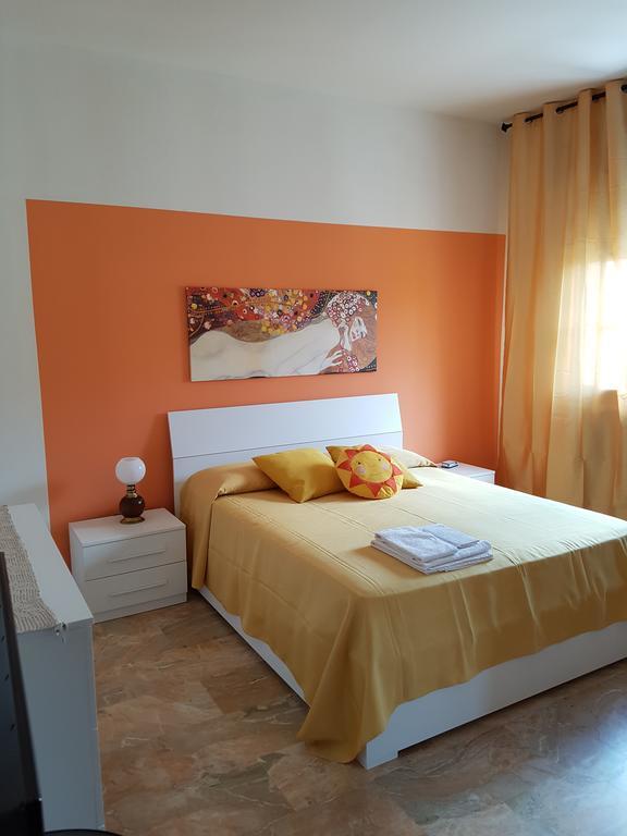 B&B Soleluna Massa Fiscaglia Exterior photo