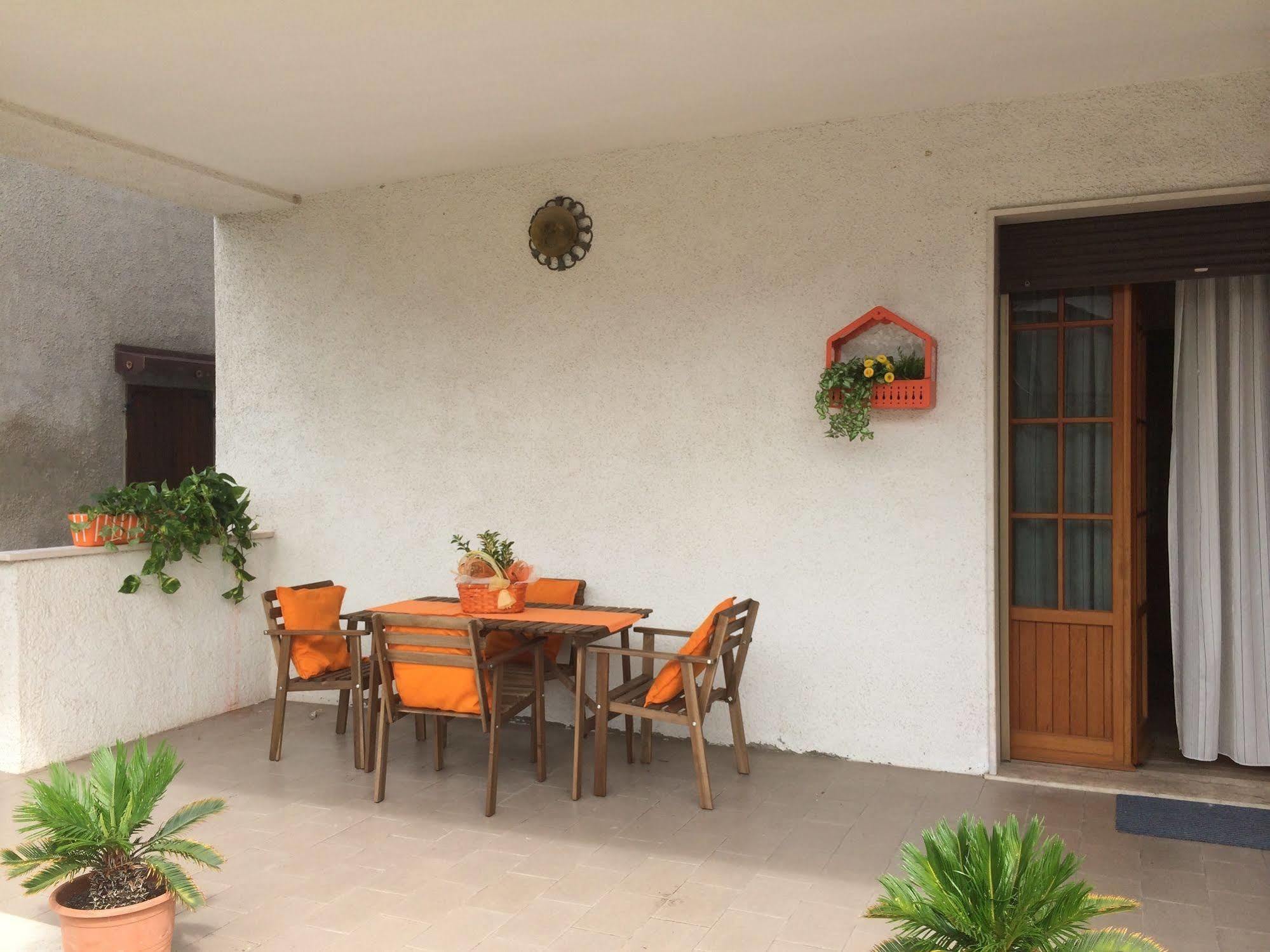 B&B Soleluna Massa Fiscaglia Exterior photo
